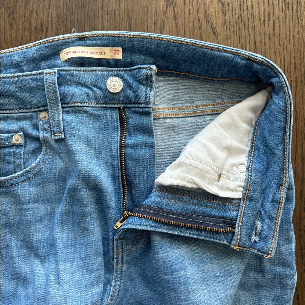 Levi’s Jeans Shapping High Rise Boot-Cut - Picture 5 of 5